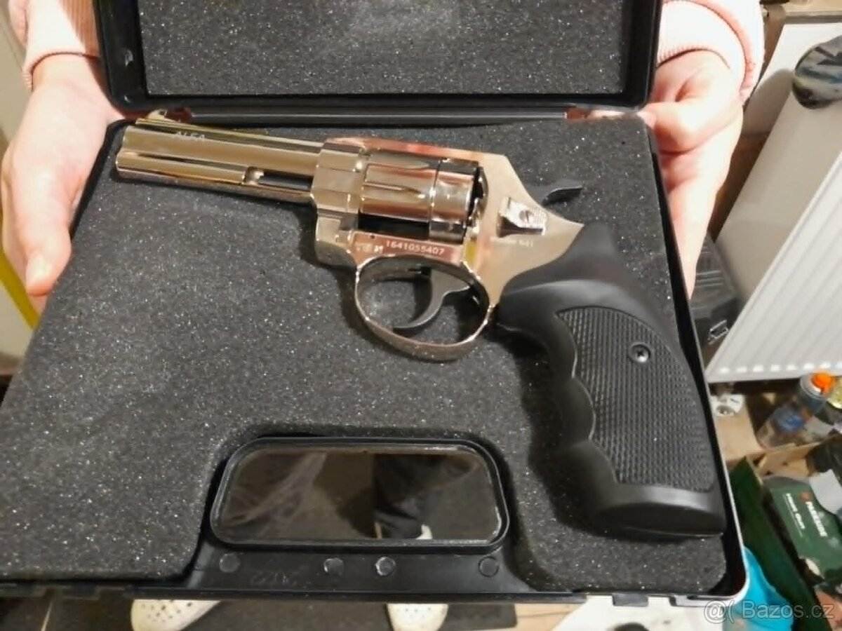 Revolver ALFA 641 chrom cal. 6mm , 18.000 kč