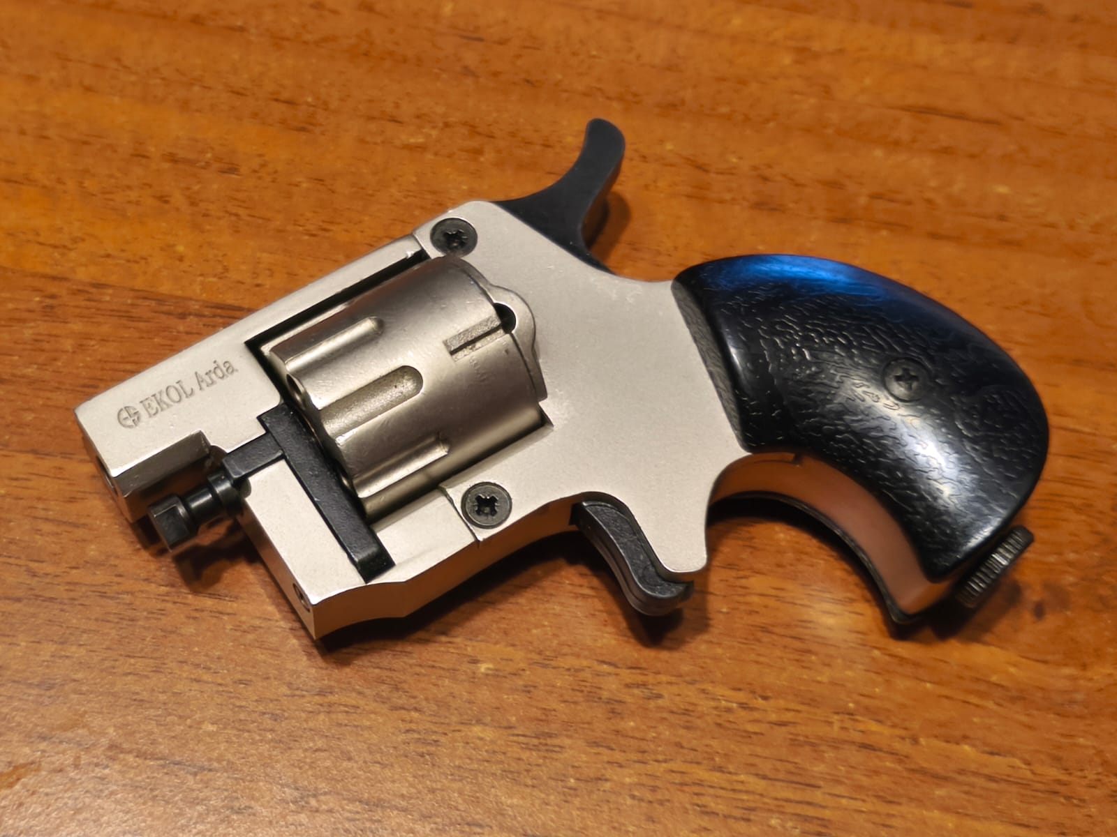 Mini revolver ARDA cal. 4mm včetně 200ks nábojů , 9.000 kč