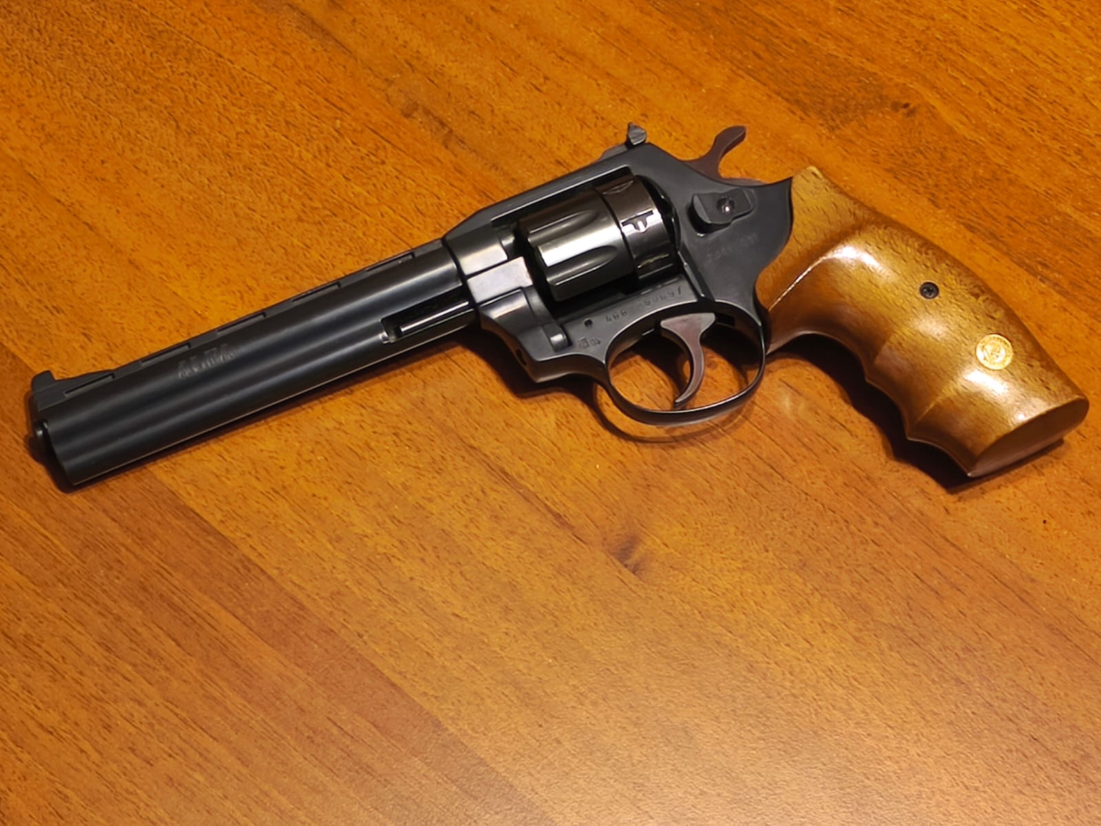 Revolver ALFA 661 cal. 6mm flobert, 17.000 kč